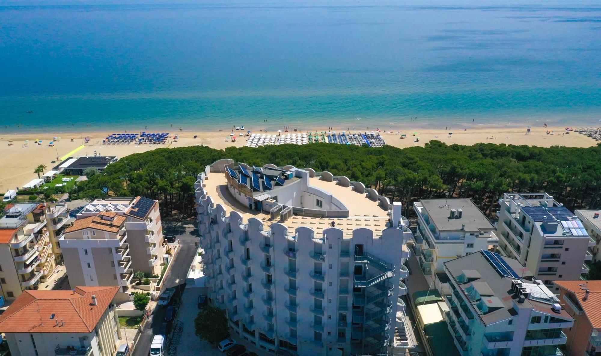 Hotel Lido Alba Adriatica Exteriör bild
