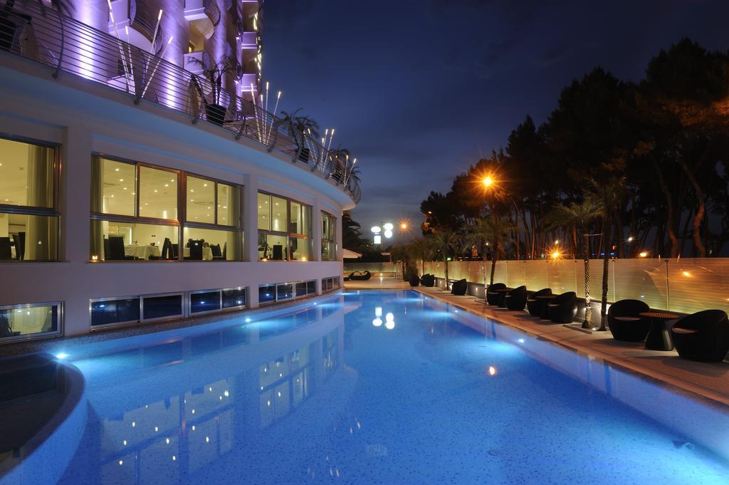 Hotel Lido Alba Adriatica Exteriör bild