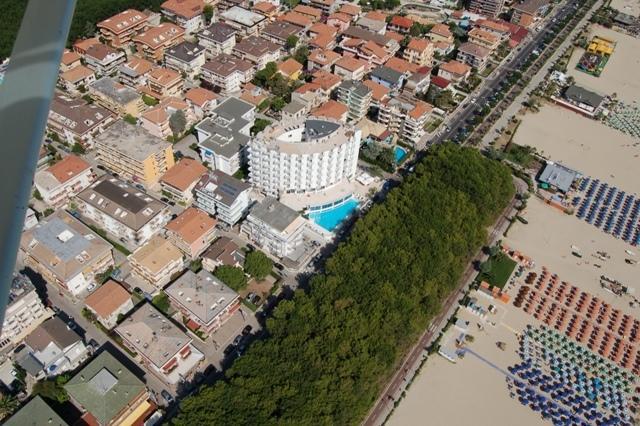 Hotel Lido Alba Adriatica Exteriör bild