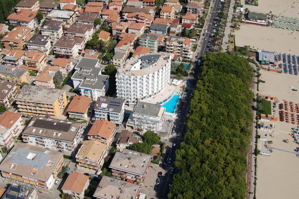 Hotel Lido Alba Adriatica Exteriör bild