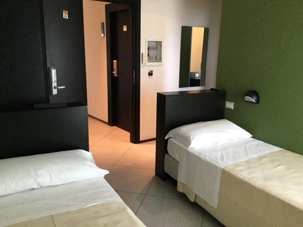 Hotel Lido Alba Adriatica Exteriör bild